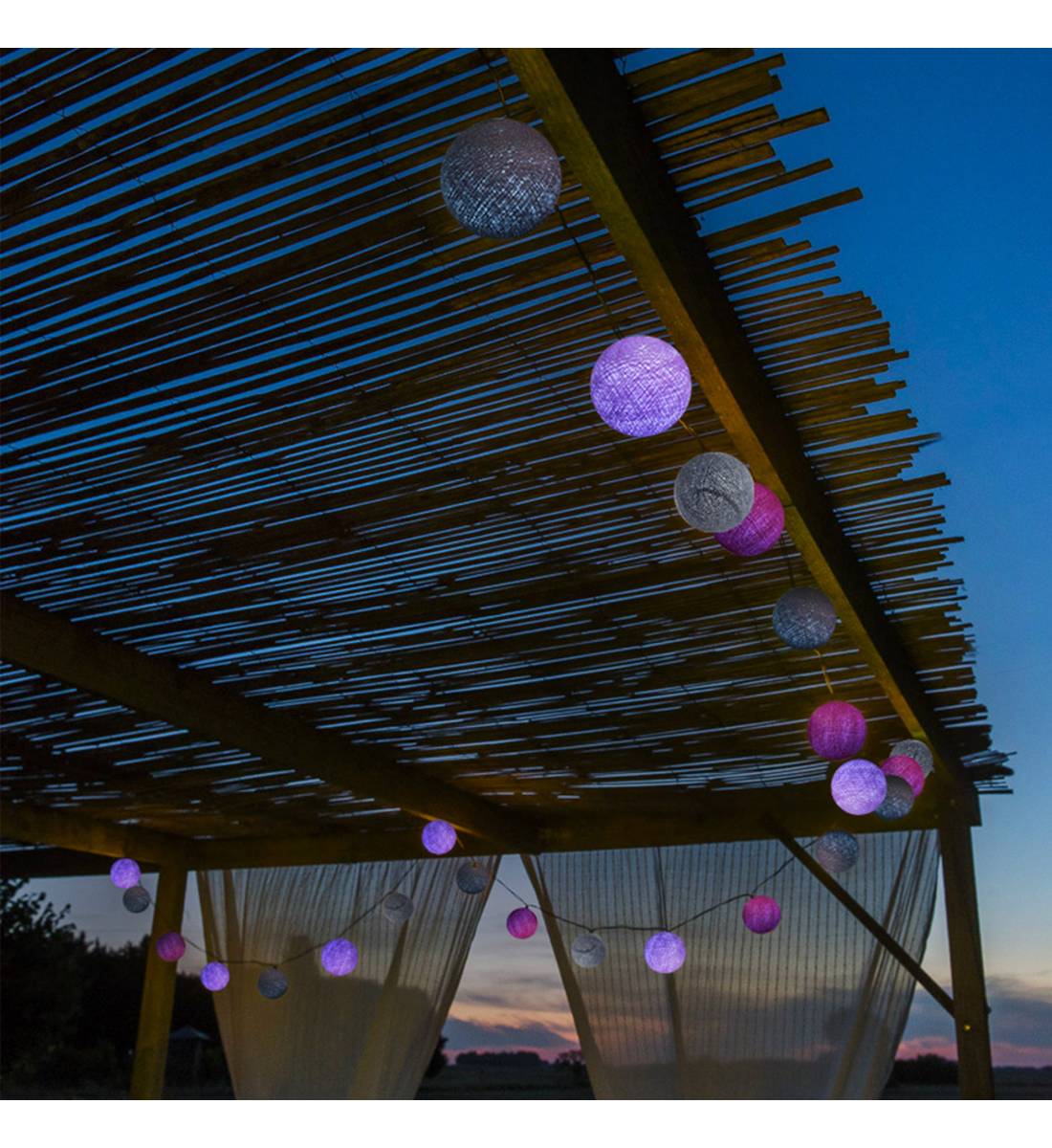 Cucaracha - In & Outdoor - La Case de Cousin Paul